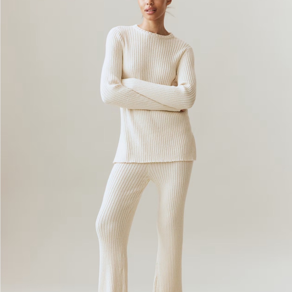✨✨H&M Rib Knit Top ✨✨ - Picture 5 of 17